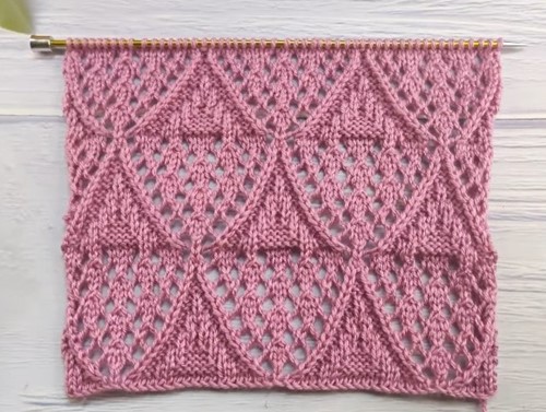 Two-row progress of the Diamond Lace knitting stitch pattern